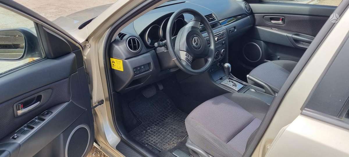 Mazda 3, 1.6 l., Седан