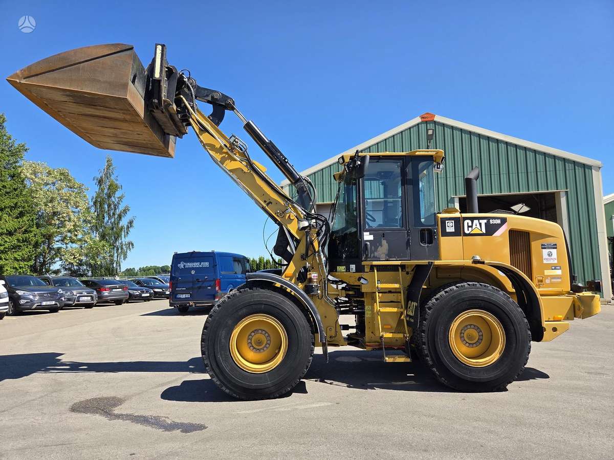 Caterpillar 930H, фронтальные погрузчики
