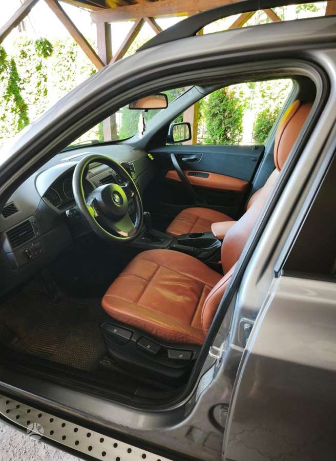 BMW X3, off-road / crossover
