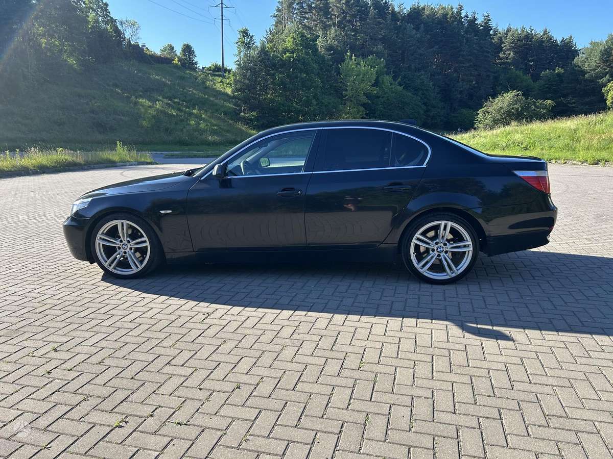 BMW 520, 2.0 l., Седан