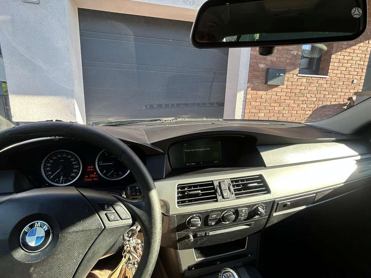 BMW 520, 2.0 l., Седан