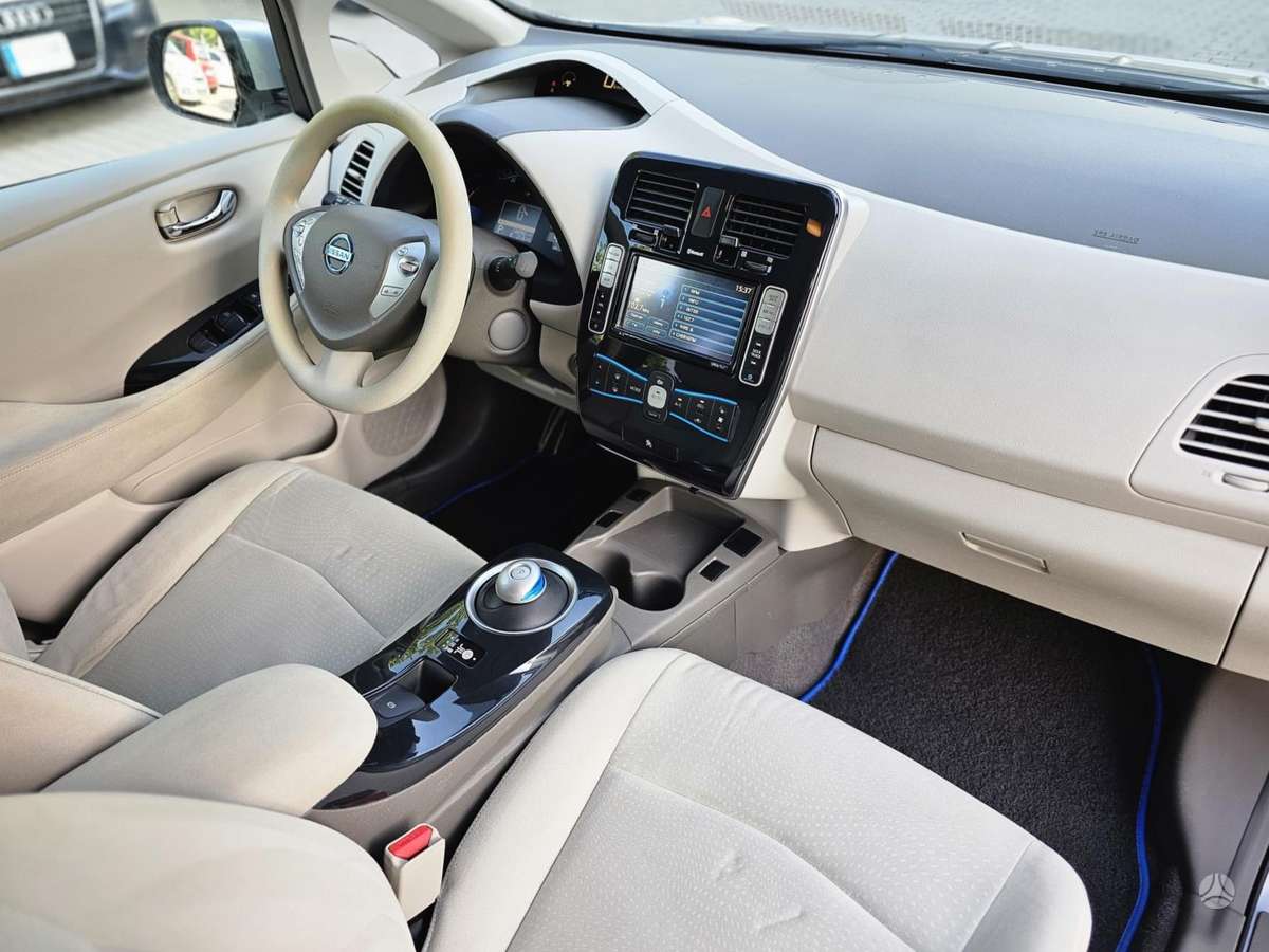 Nissan Leaf, 24 kWh, hatchback