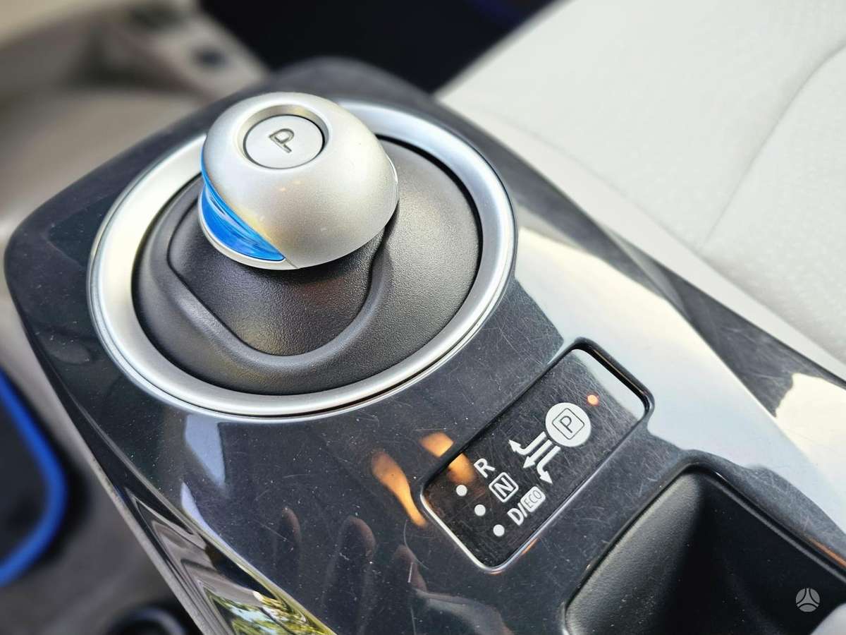 Nissan Leaf, 24 kWh, hatchback