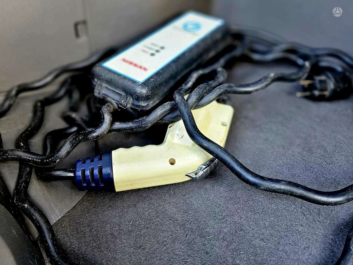 Nissan Leaf, 24 kWh, hatchback