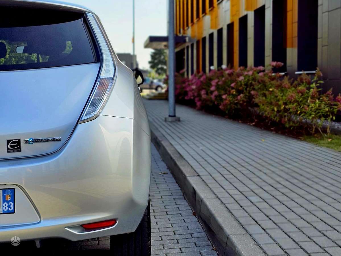 Nissan Leaf, 24 kWh, hatchback