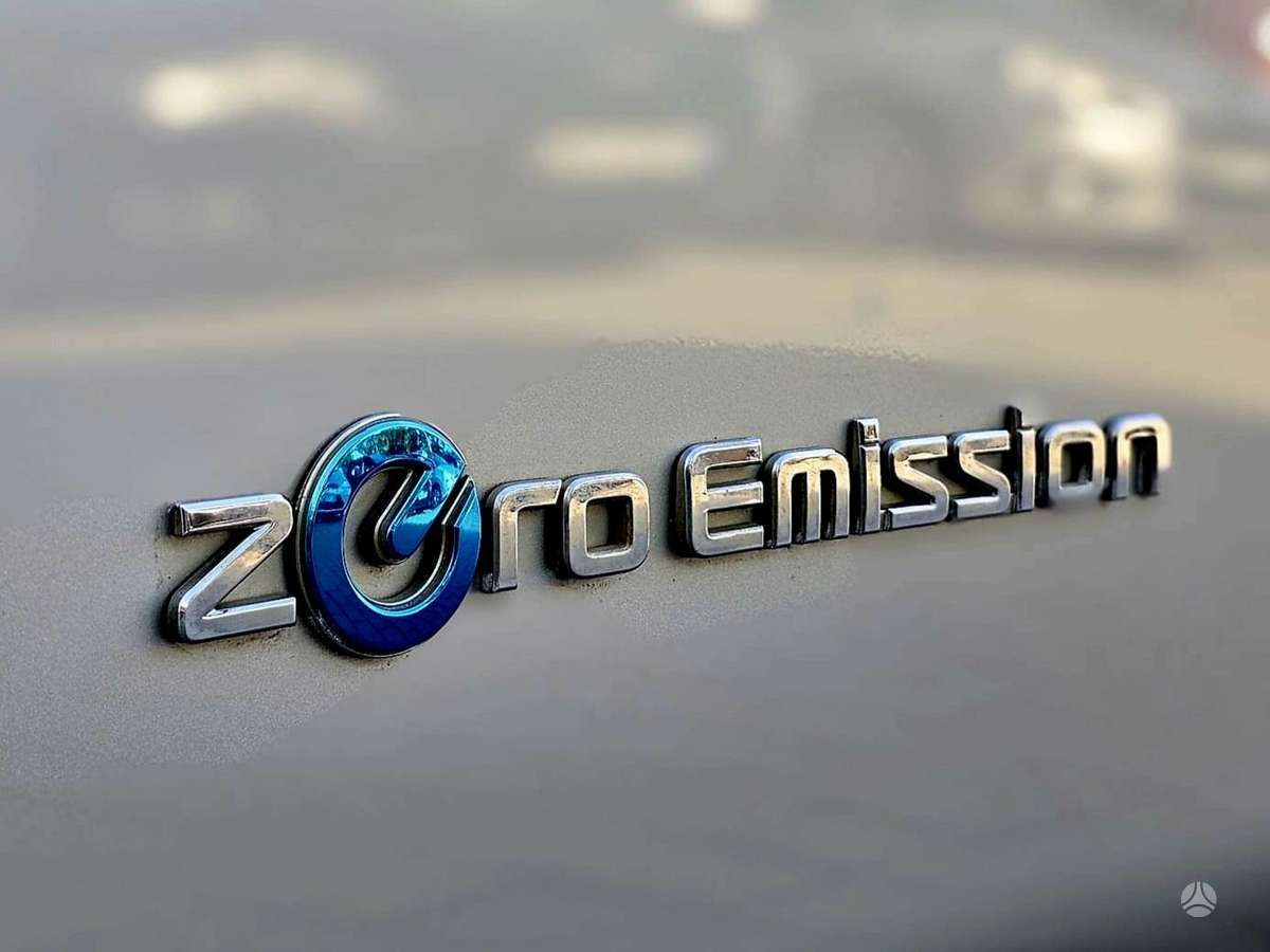 Nissan Leaf, 24 kWh, hatchback