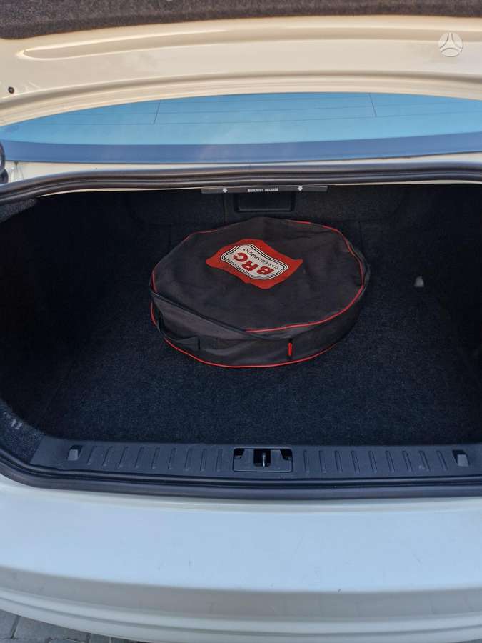 Volvo S80, 3.2 l., Седан