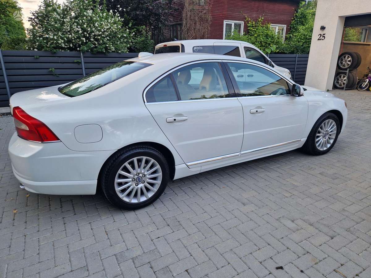 Volvo S80, 3.2 l., Седан