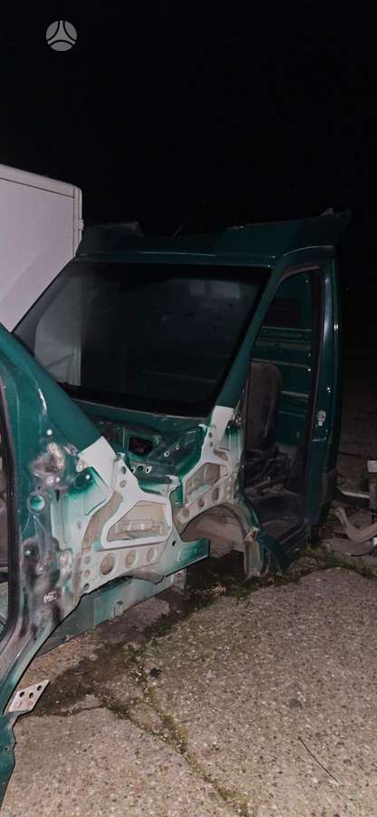 Mercedes-Benz Sprinter, preču