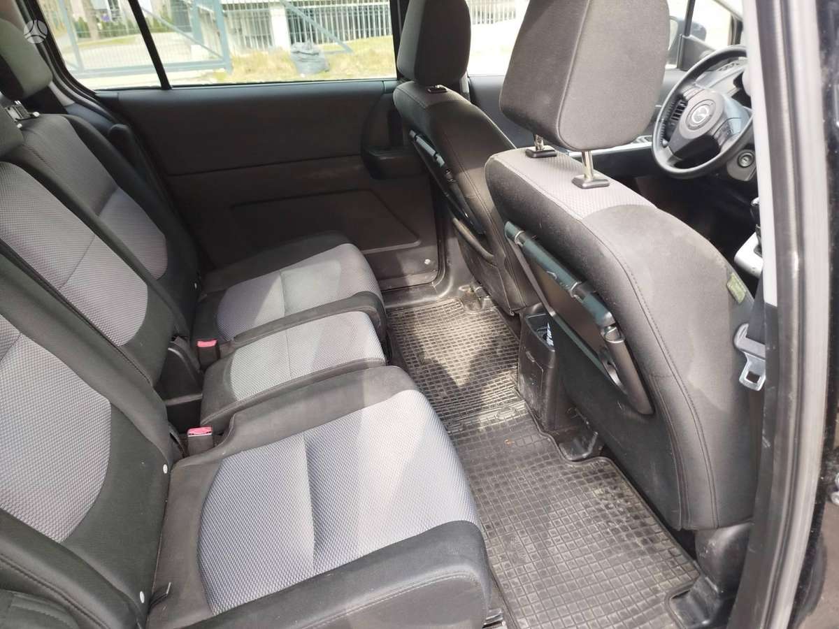 Mazda 5, 2.0 l., Минивэн