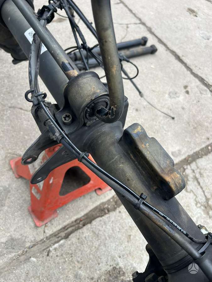 Mercedes-Benz Sprinter chassis parts