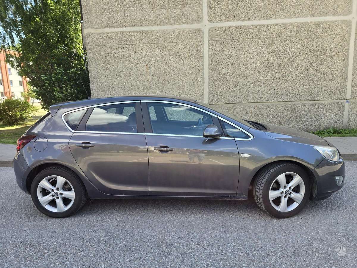 Opel Astra, 1.7 l., hatchback