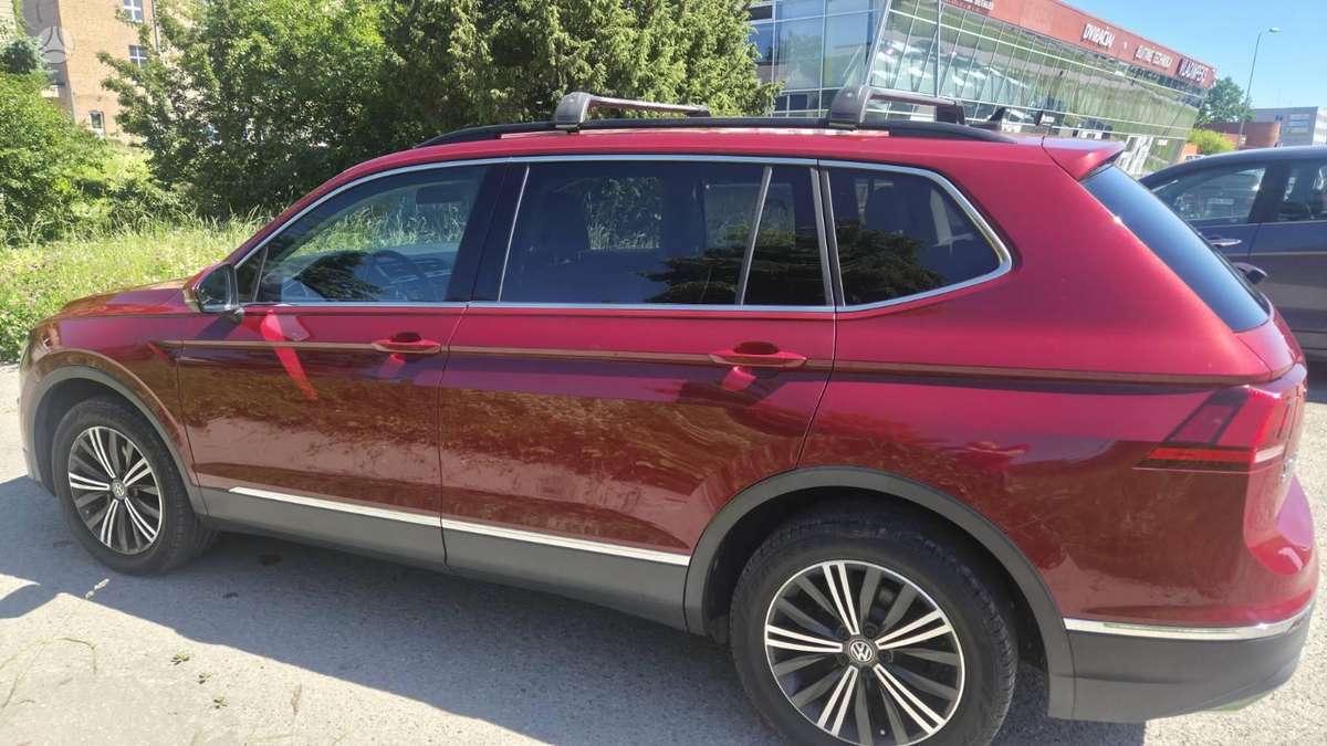 Volkswagen Tiguan - 8
