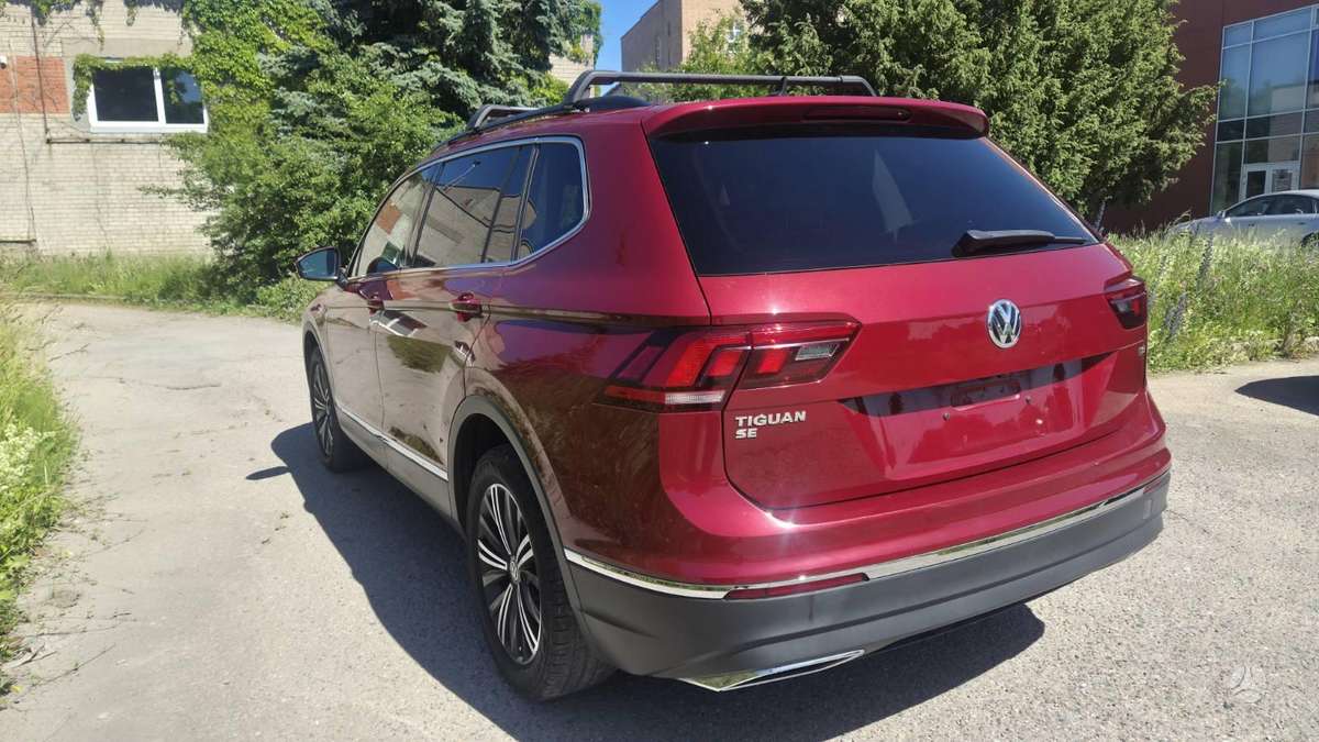 Volkswagen Tiguan - 5