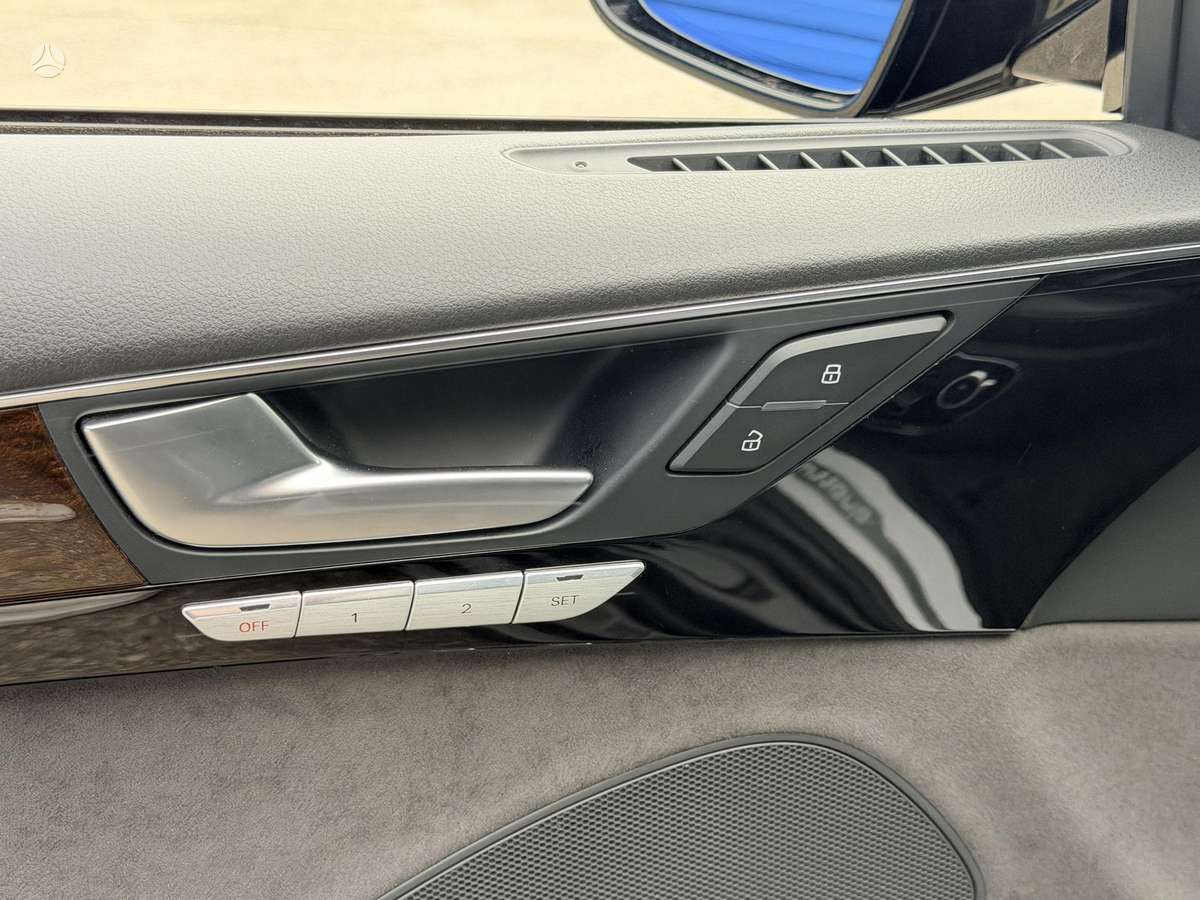 Audi A8 L, 4.0 l., Седан