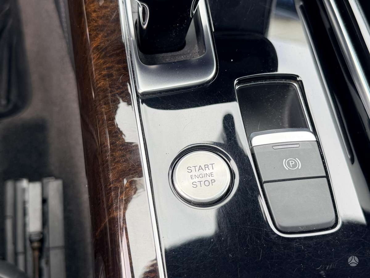 Audi A8 L, 4.0 l., Седан