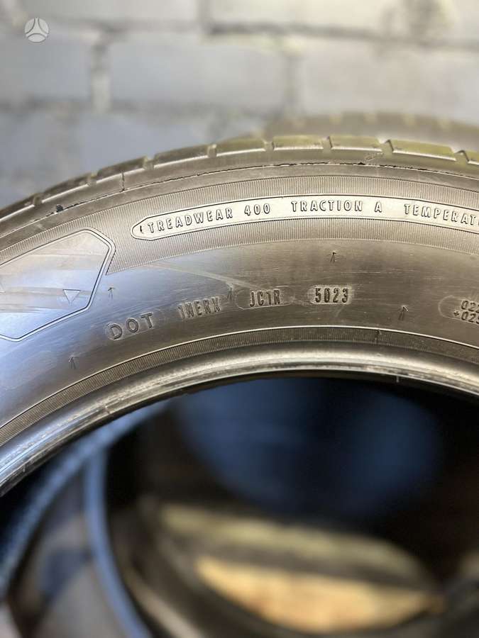 Goodyear Eagle Touring, всесезонные 235/60 R20