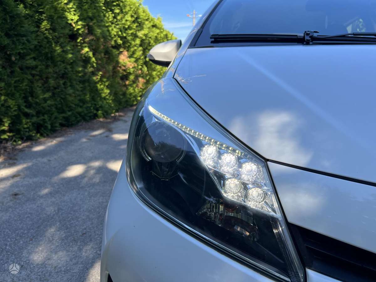 Toyota Yaris - 10