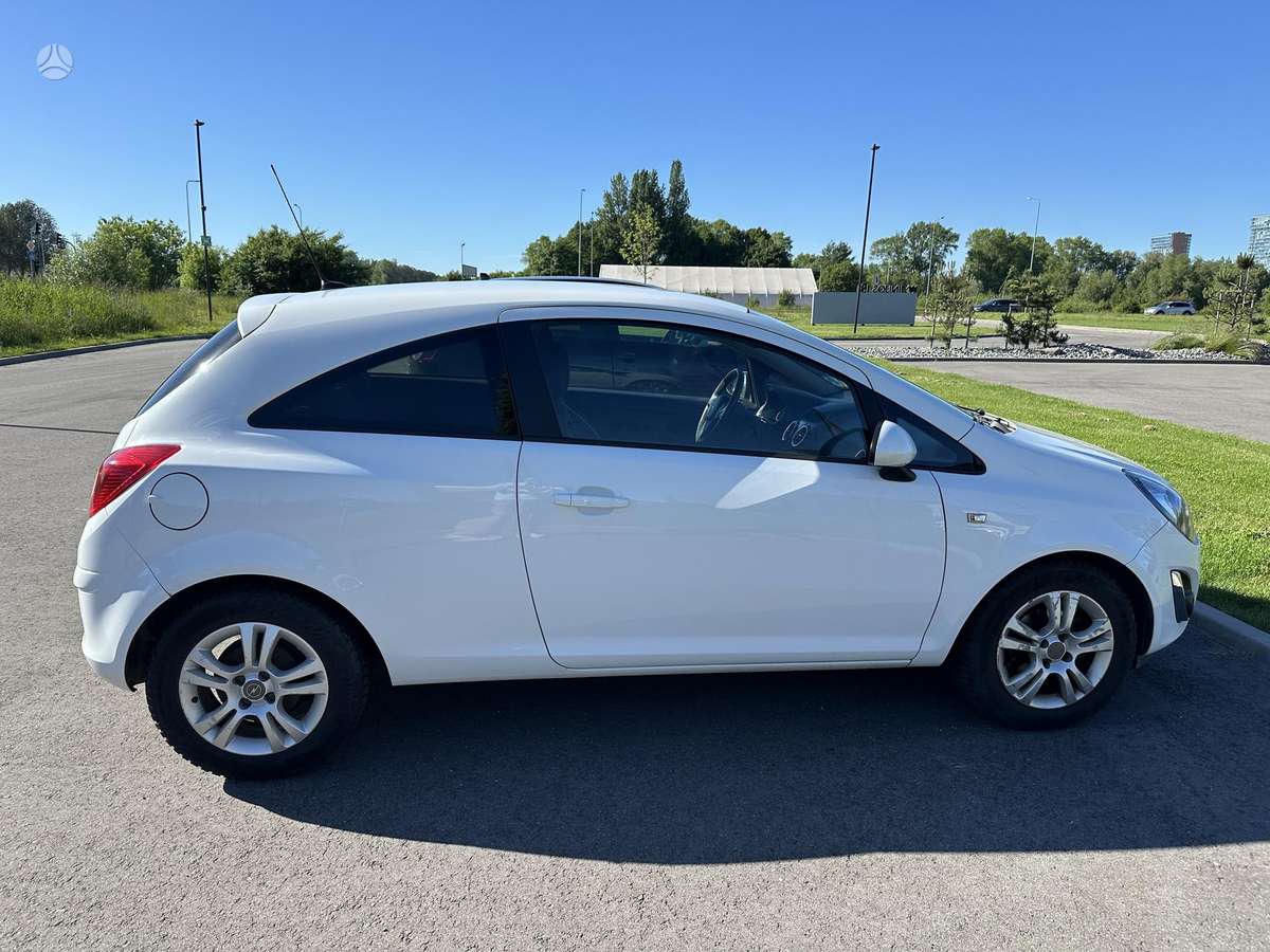 Opel Corsa, 1.3 l., Хэтчбек