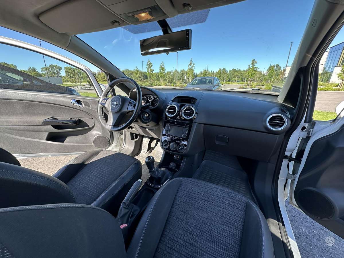 Opel Corsa, 1.3 l., Хэтчбек