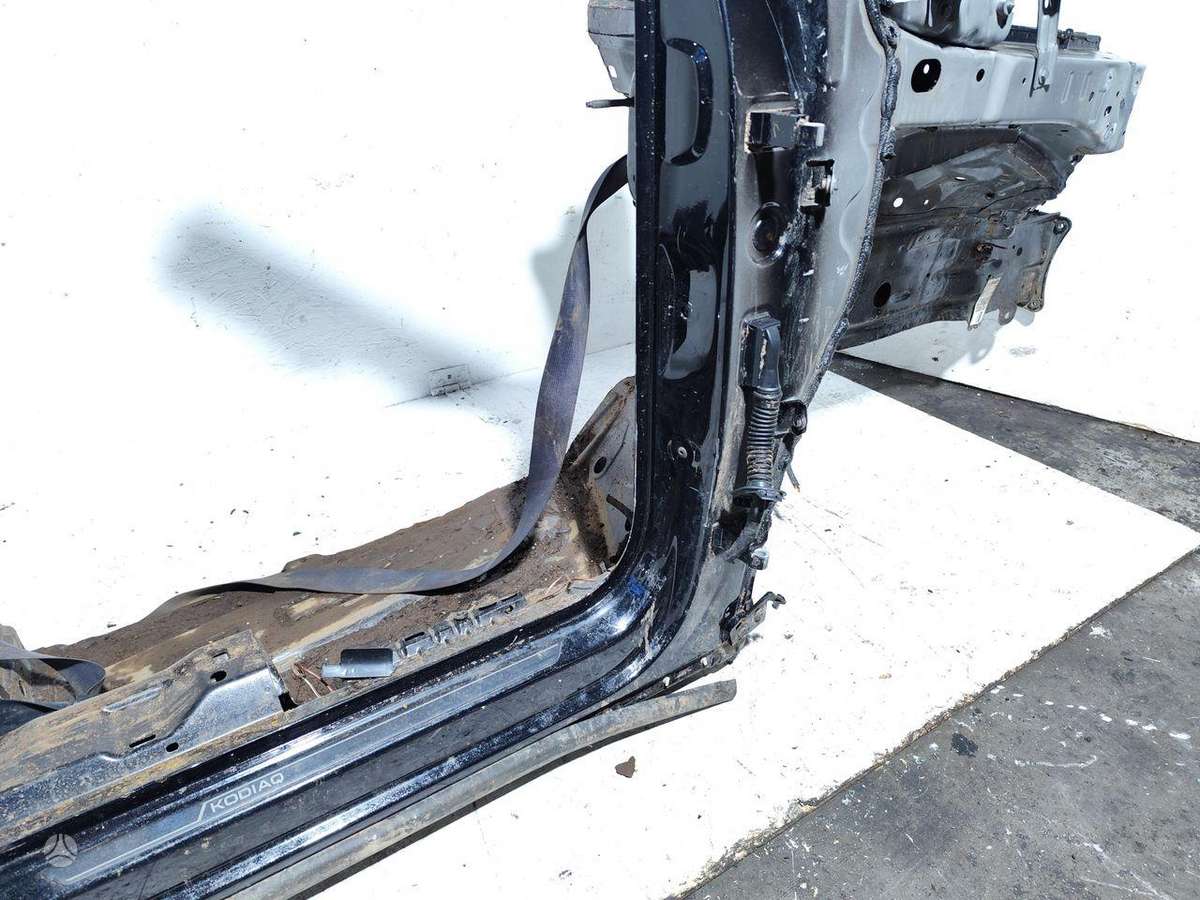 Skoda Kodiaq hood (front, rear)
