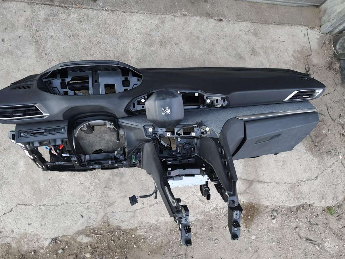 Peugeot 3008 panelė