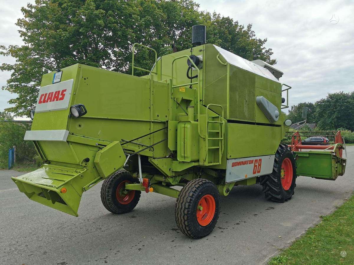 Claas Dominator 68, kombainai