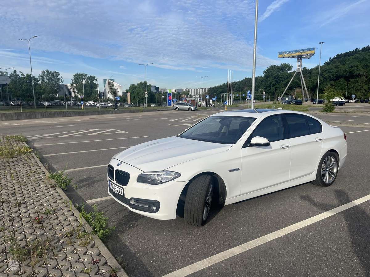 BMW 528, 2.0 l., saloon / sedan