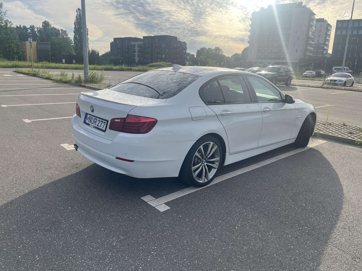 BMW 528, 2.0 l., saloon / sedan