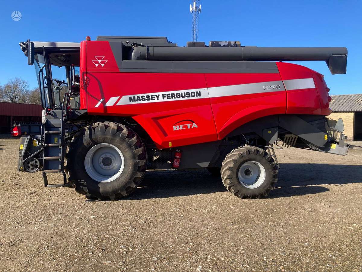 Massey Ferguson 7370, combine harvesters