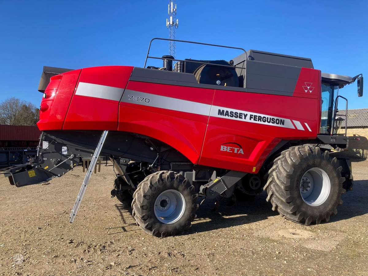 Massey Ferguson 7370, комбайны