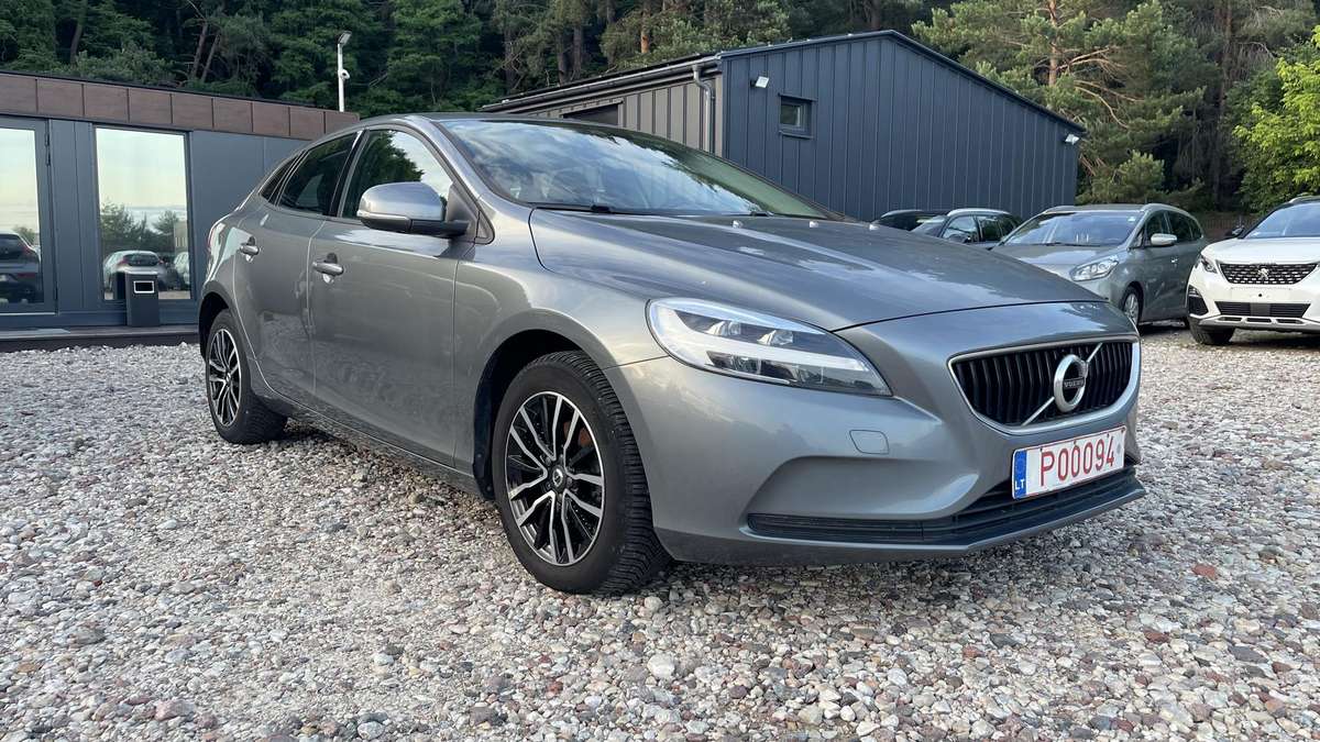 Volvo V40, 2.0 l., hatchback
