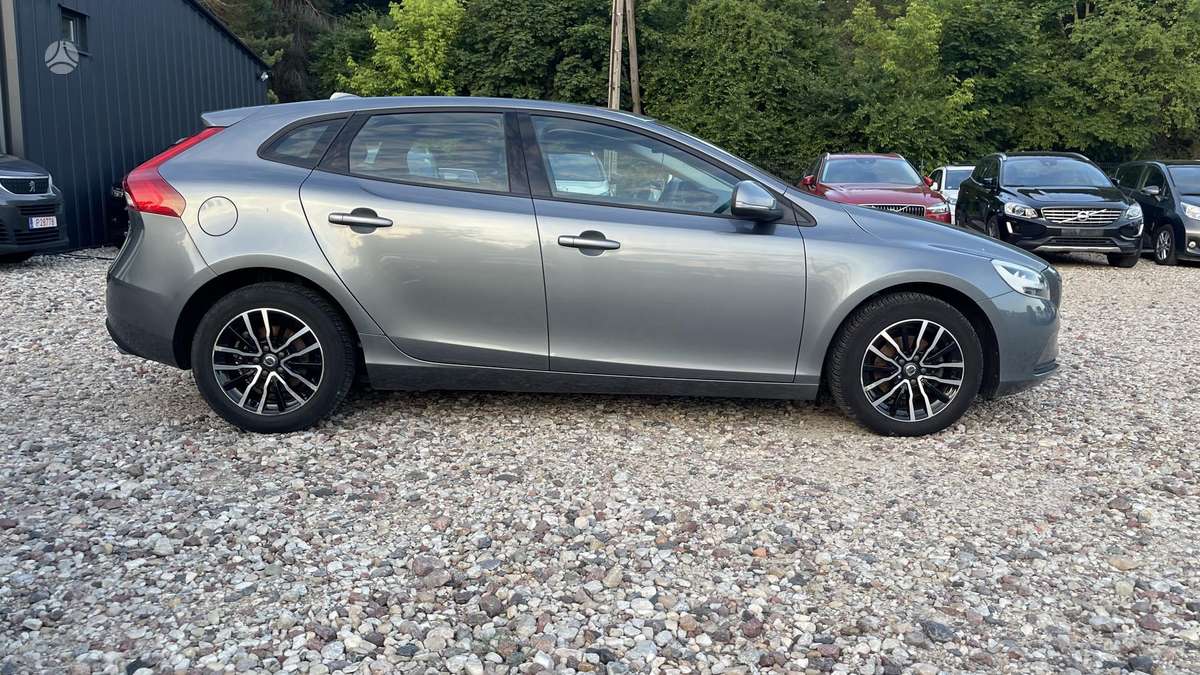 Volvo V40, 2.0 l., hatchback