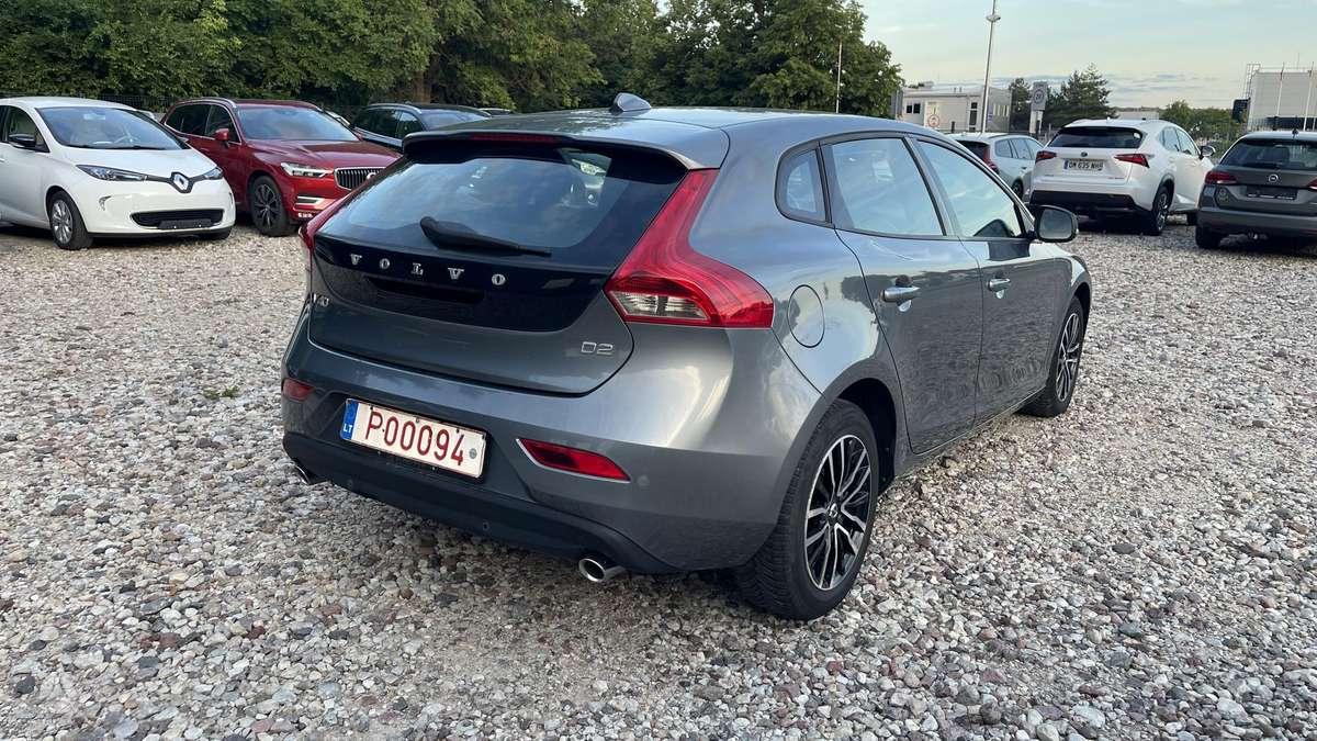 Volvo V40, 2.0 l., hatchback