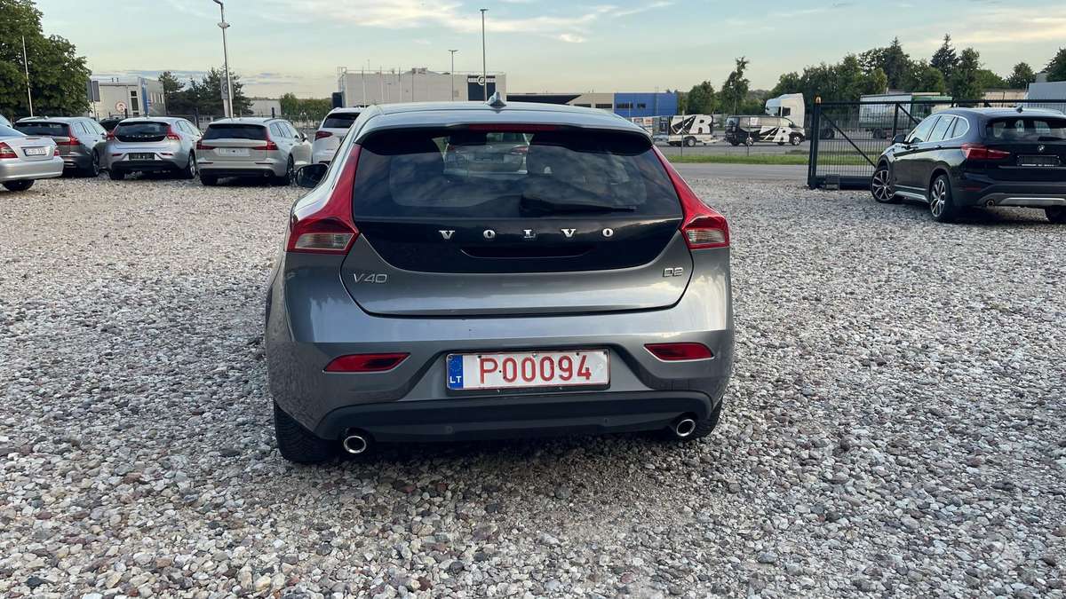 Volvo V40, 2.0 l., hatchback