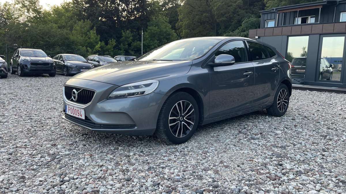 Volvo V40, 2.0 l., hatchback