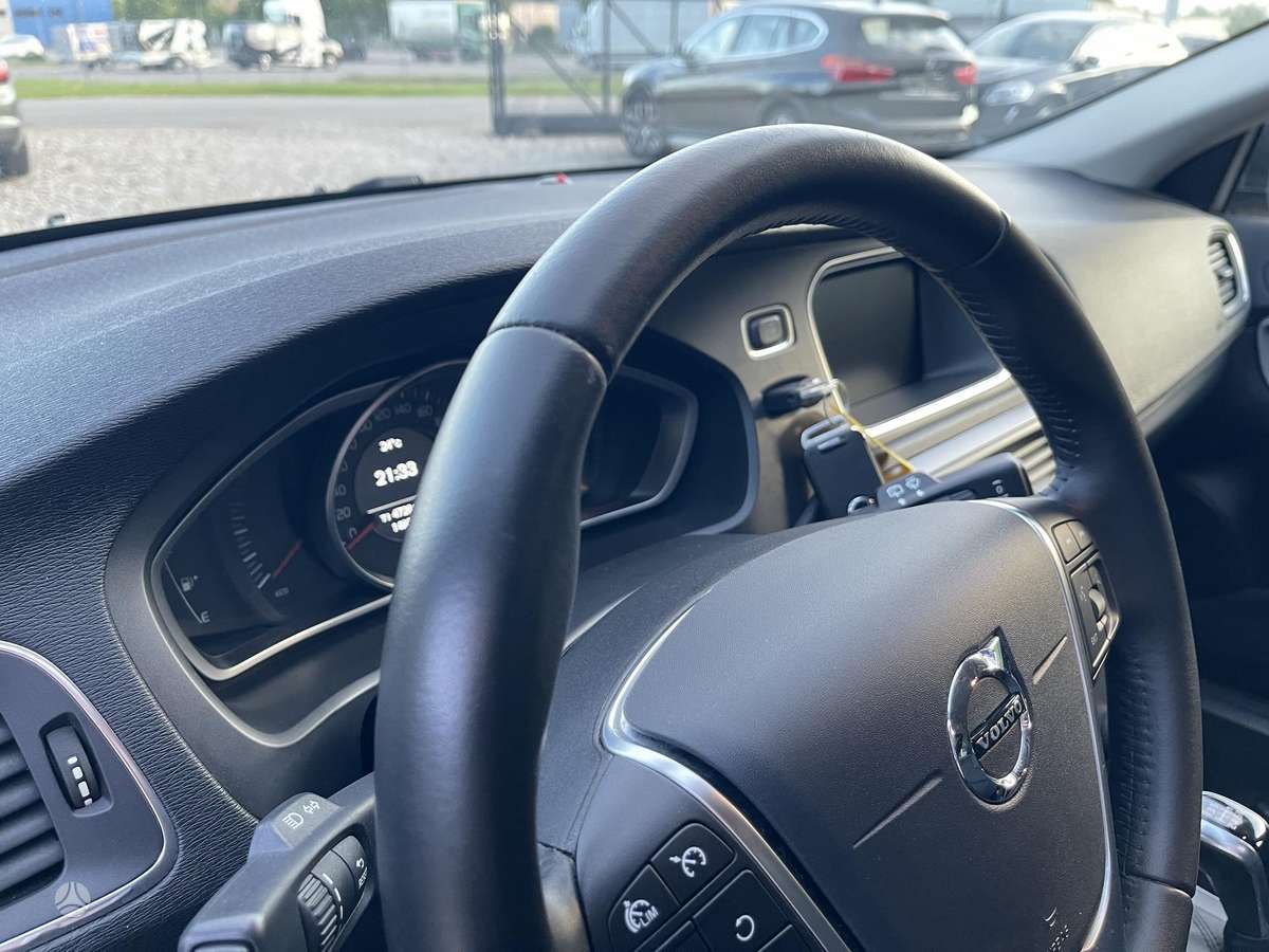 Volvo V40, 2.0 l., hatchback
