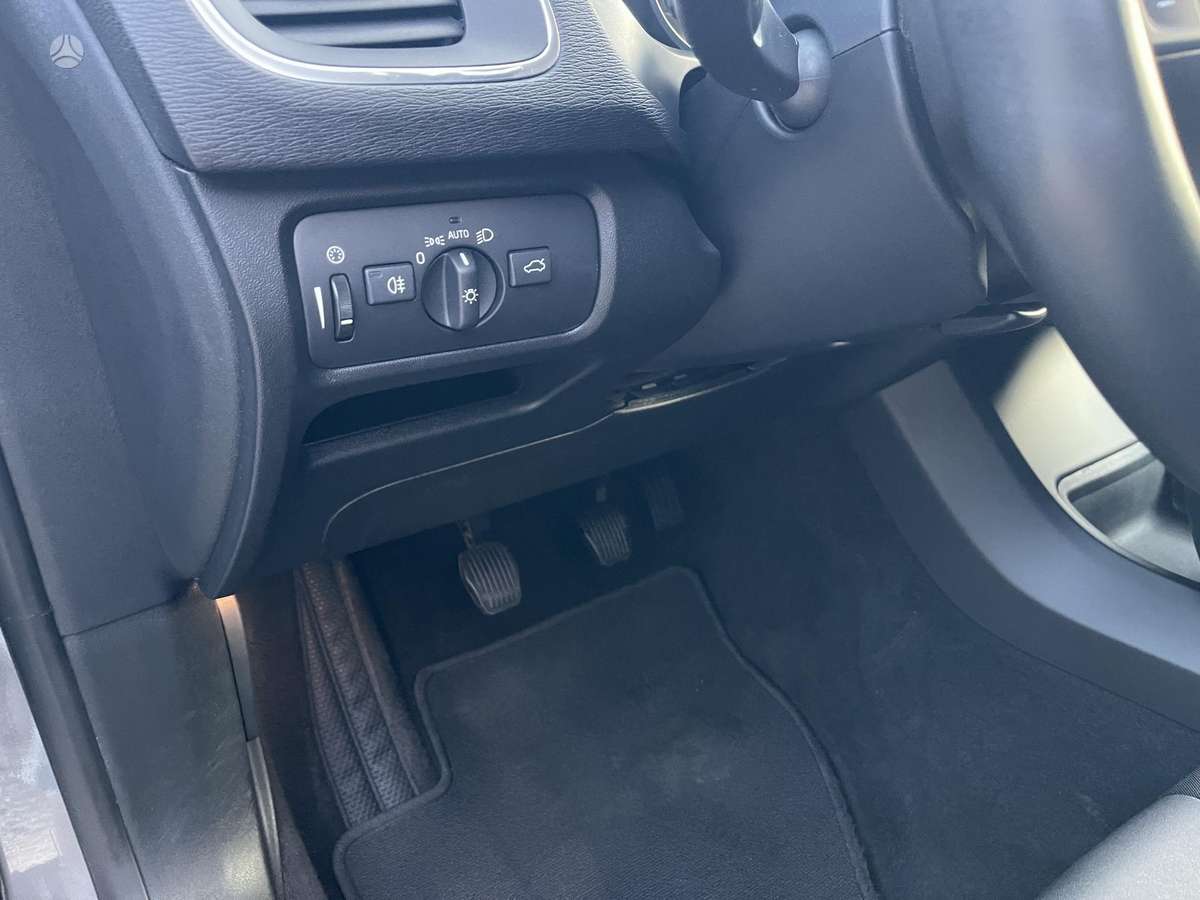 Volvo V40, 2.0 l., hatchback
