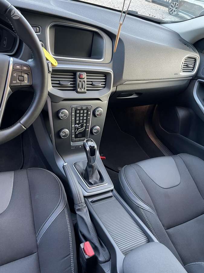 Volvo V40, 2.0 l., hatchback