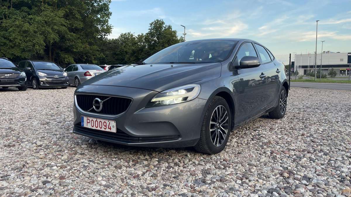 Volvo V40, 2.0 l., hatchback