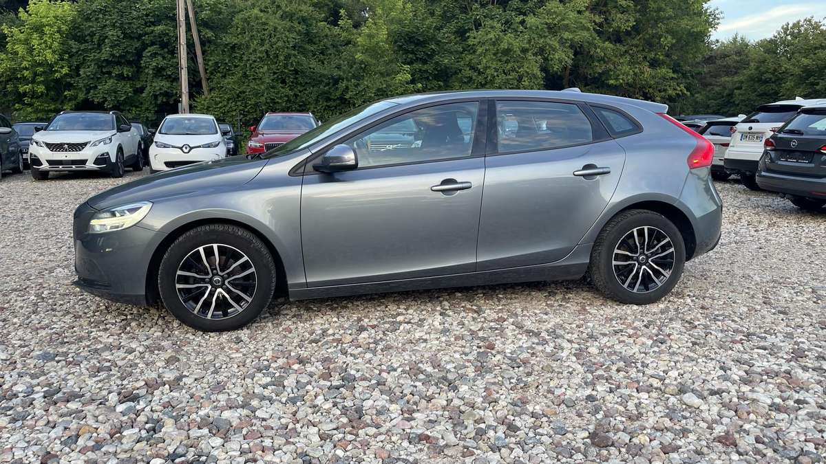 Volvo V40, 2.0 l., hatchback