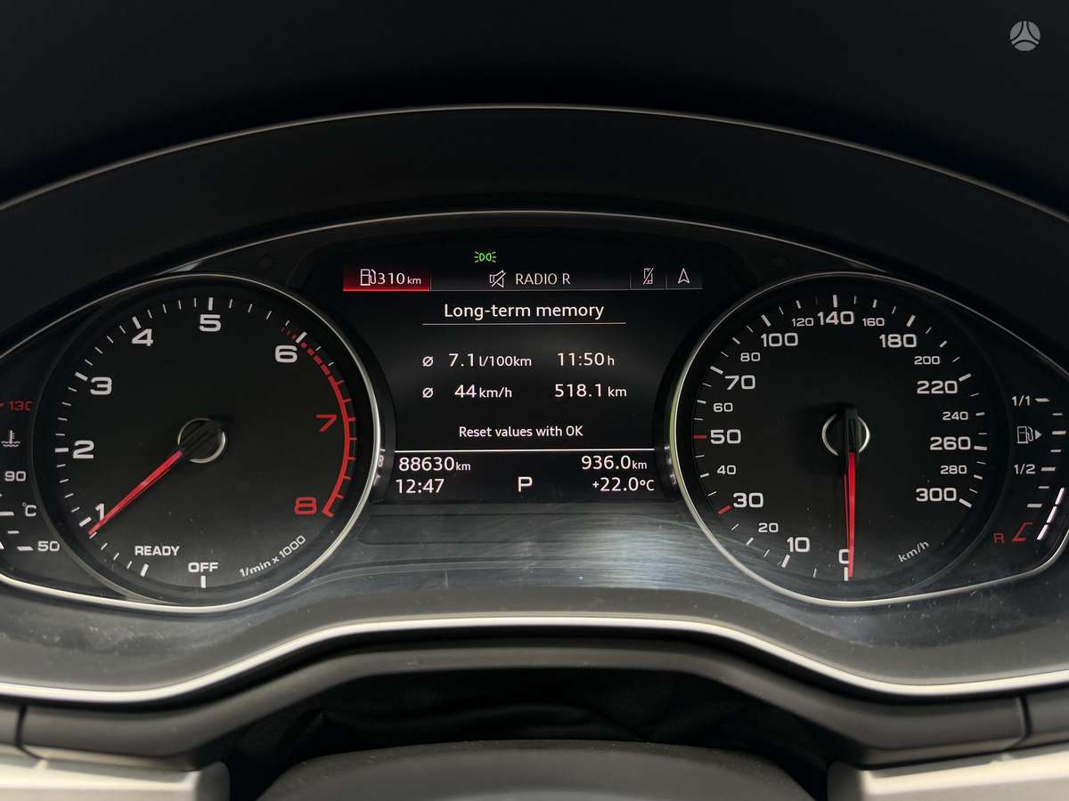 Audi A4, 2.0 l., Седан