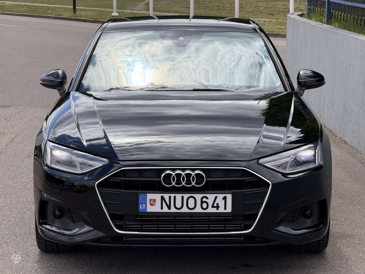 Audi A4, 2.0 l., Седан