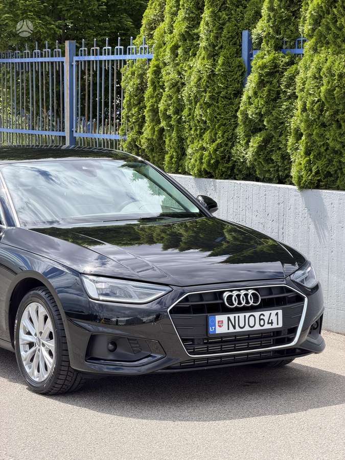 Audi A4, 2.0 l., Седан