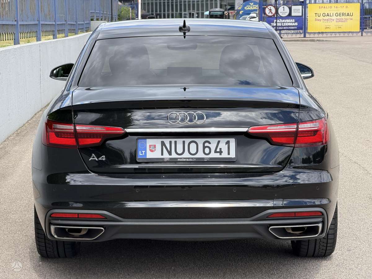 Audi A4, 2.0 l., Седан