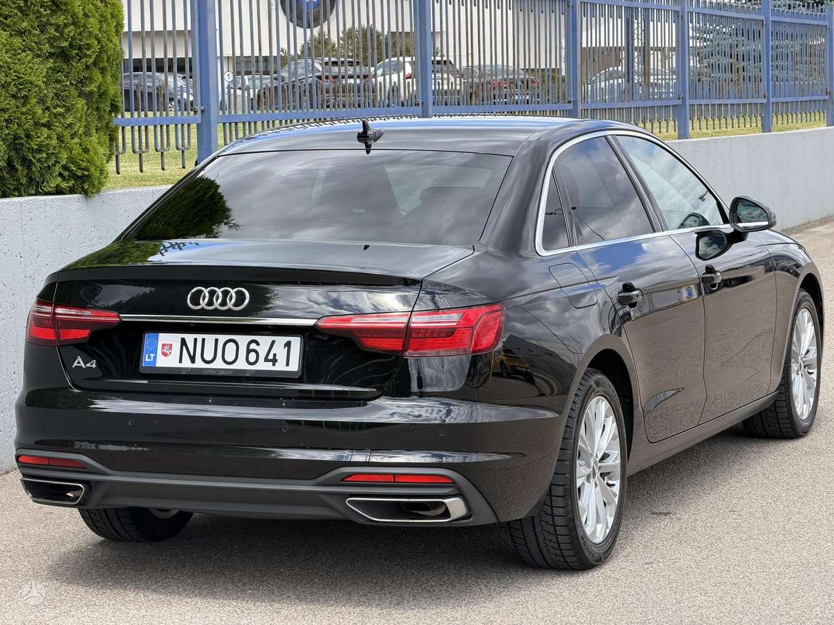 Audi A4, 2.0 l., Седан