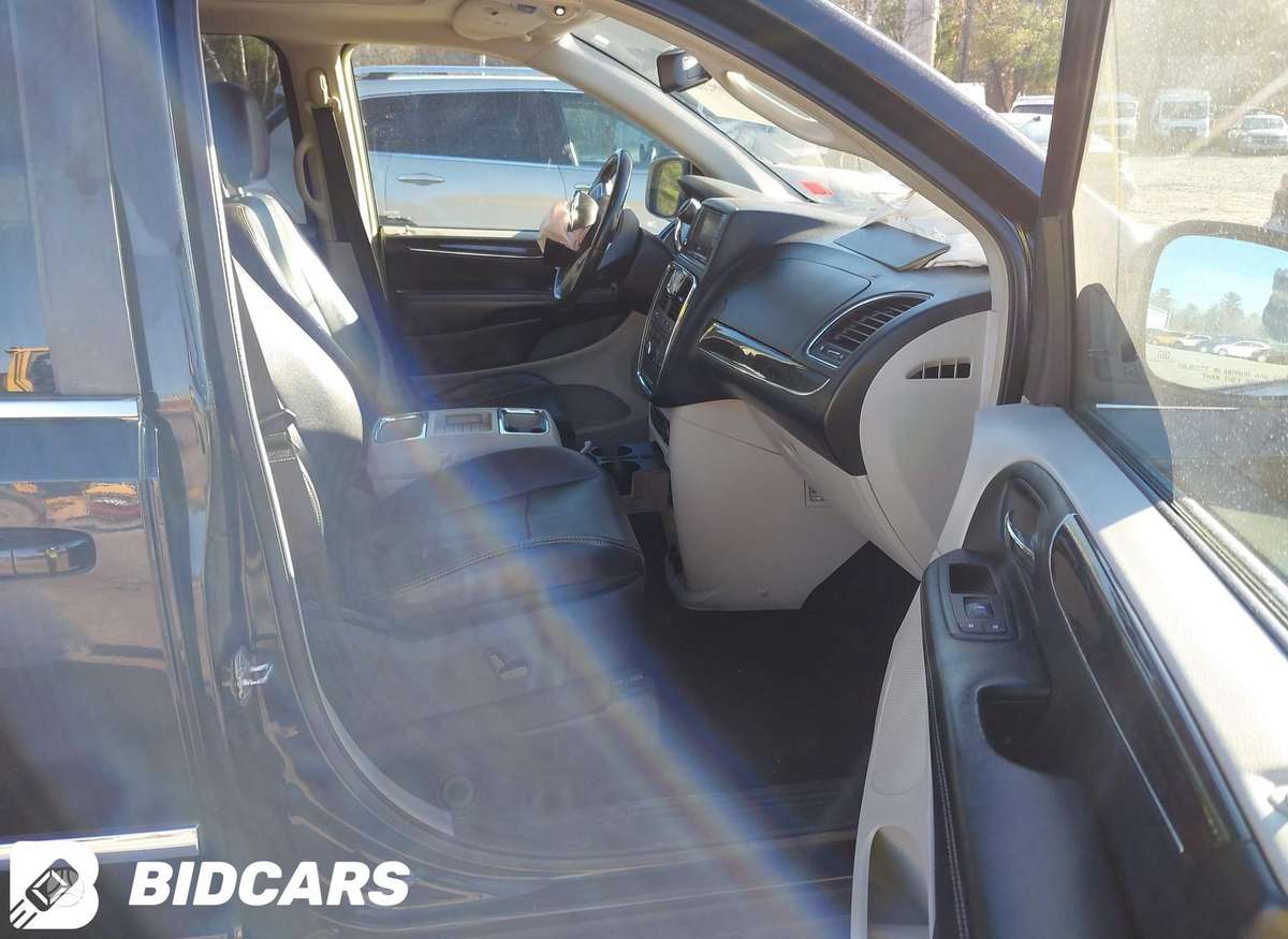 Chrysler Town & Country dalimis