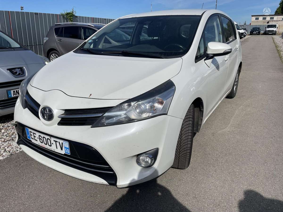 Toyota Verso - 1