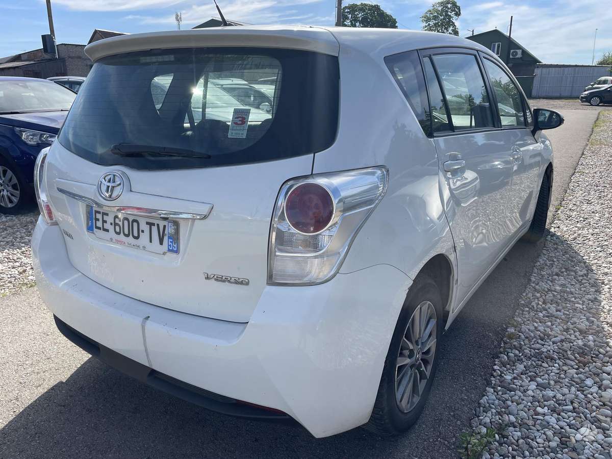 Toyota Verso - 3