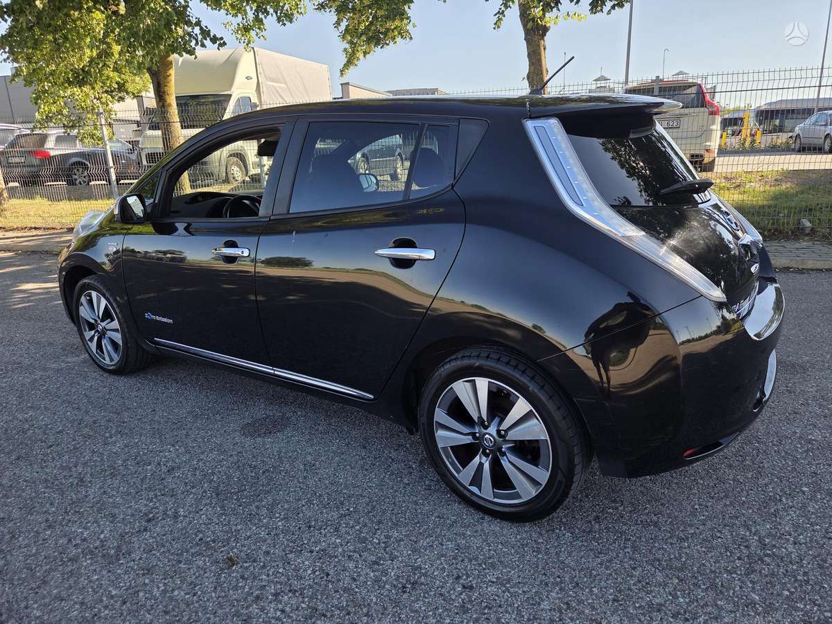 Nissan Leaf, Хэтчбек